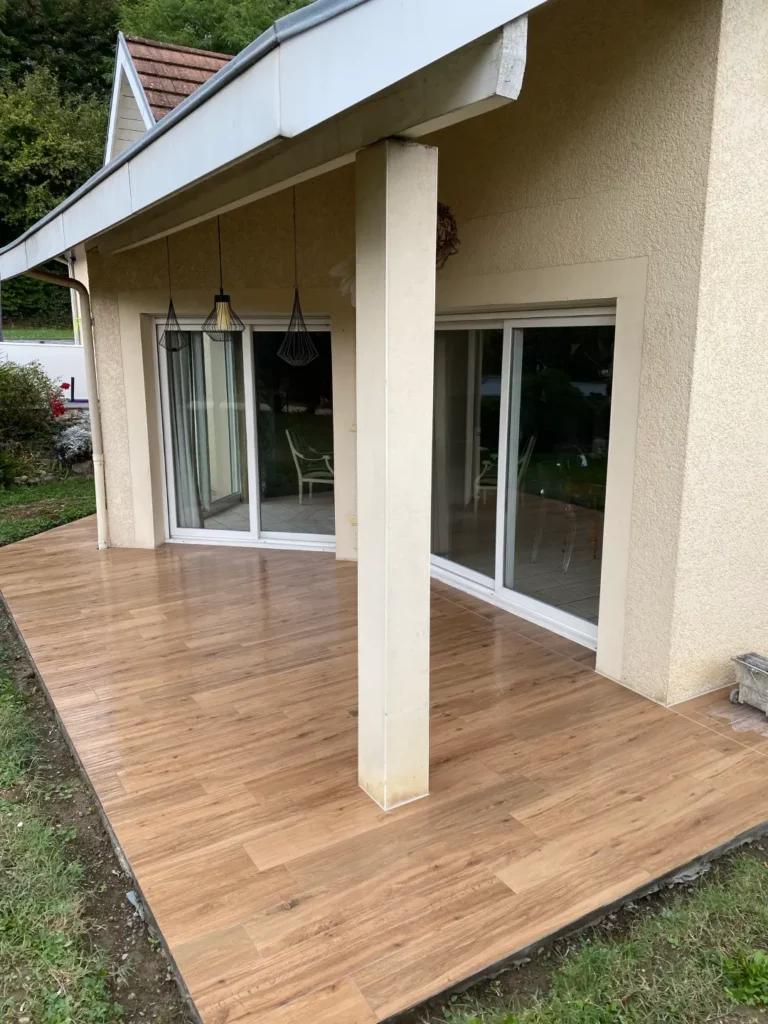 roi-de-carreaux-pose-de-carrelage-effet-bois