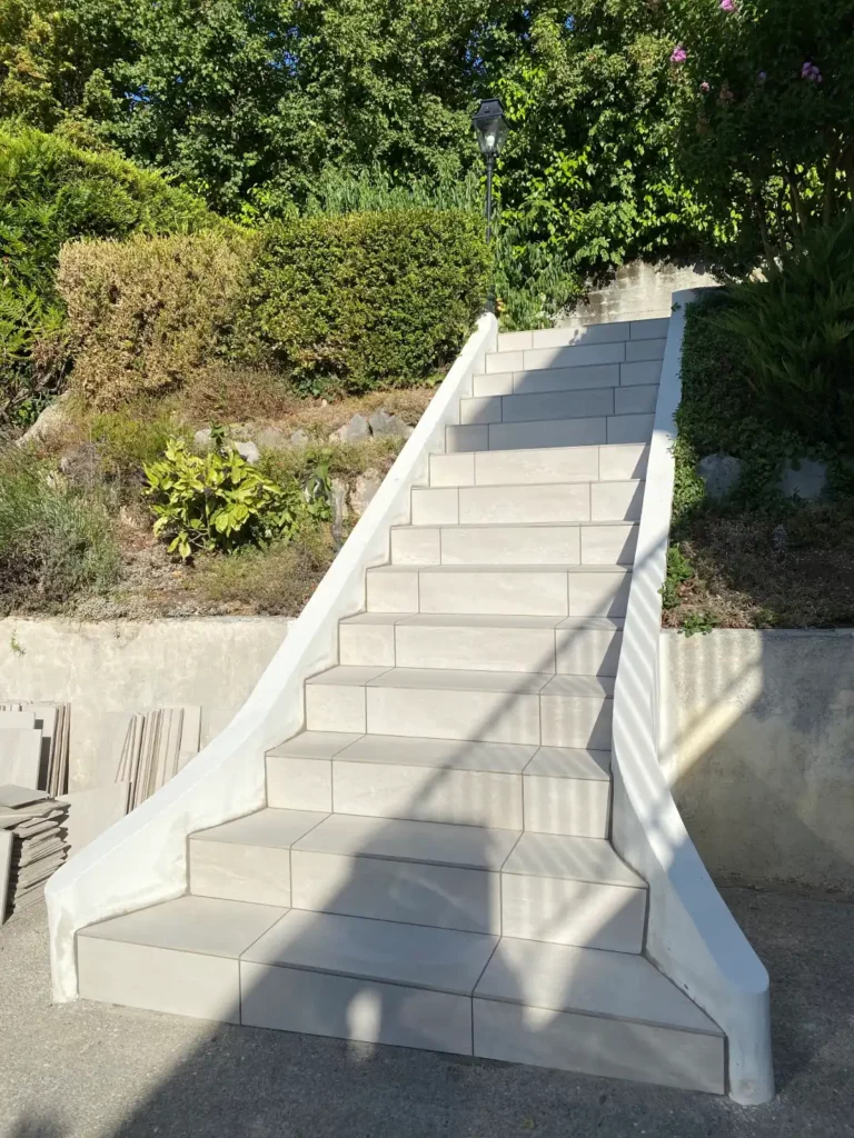 roi-de-carreaux-pose-de-carrelage-escaliers-soleil