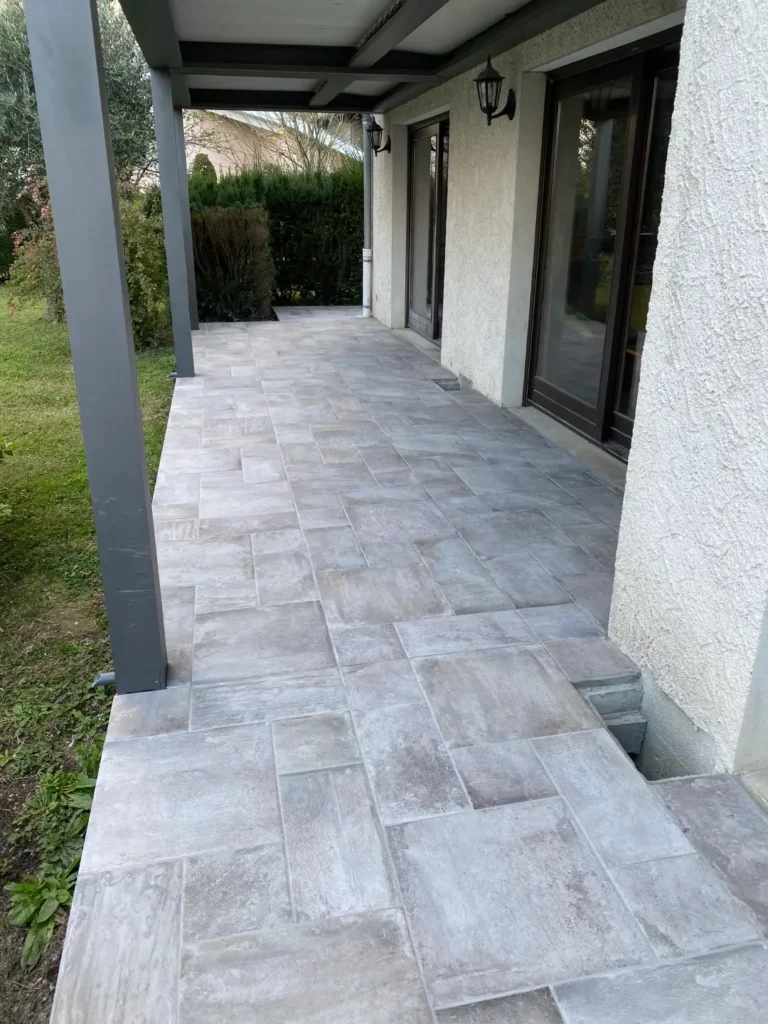 roi-de-carreaux-pose-de-carrelage-terrasse-grand-formats